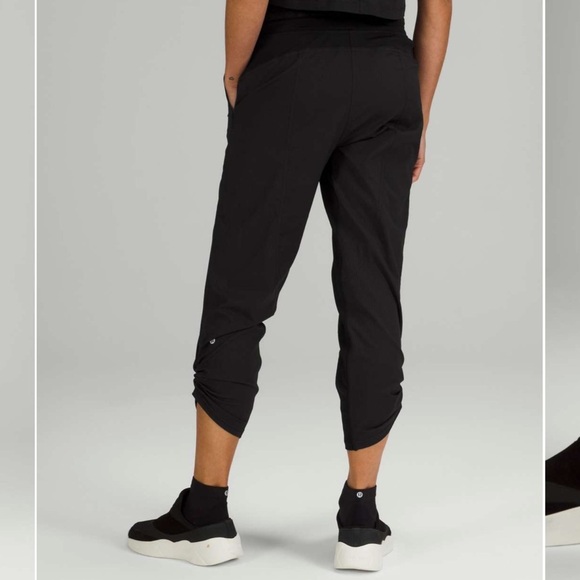 Lululemon Dance Studio Mid-Rise Crop 25" in Black Size 8 2022 - Picture 3 of 6